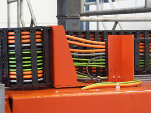 Picture of igus® chainflex® cables in the energy chain. 